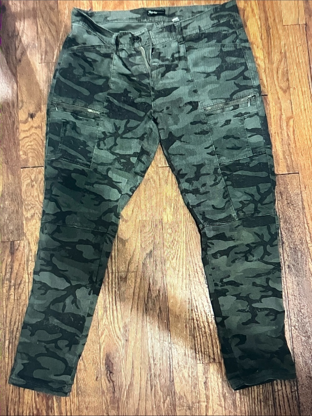 Women's Camo Cargo Pants — Green Camouflage - Picture 2 of 5